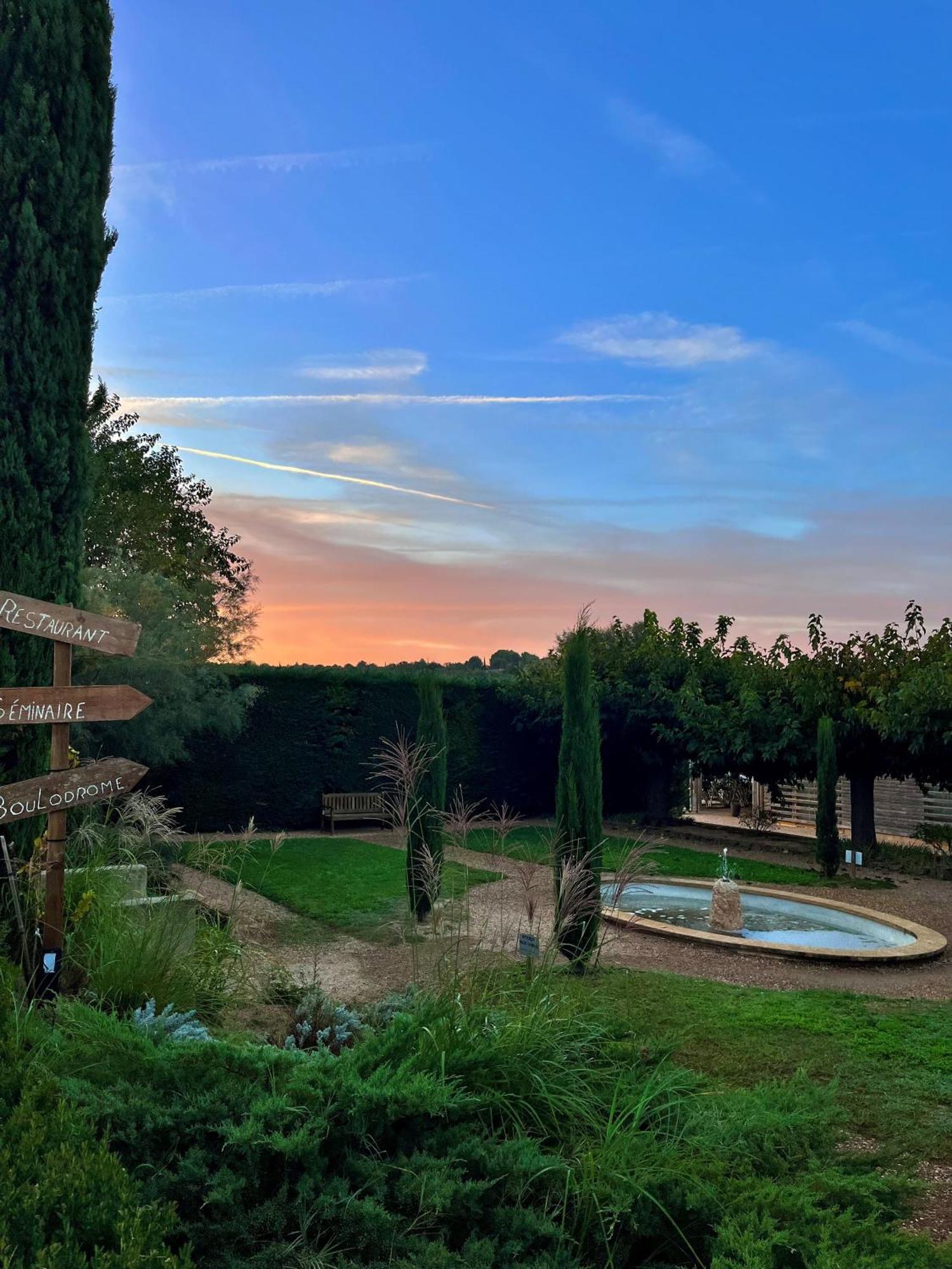 Mercure Aix-En-Provence Sainte-Victoire Châteauneuf-le-Rouge Exterior foto